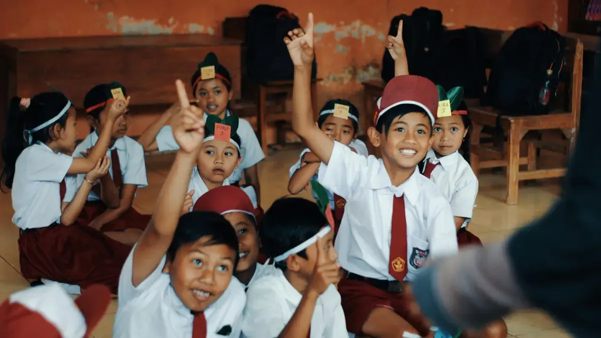 Bahasa Inggris Wajib di SD: Siapkah Guru dan Pemerataan?