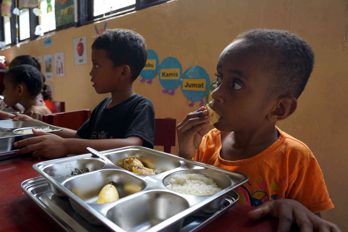 Bekal Rumahan vs Program Makan Bergizi: Menghindari Generalisasi