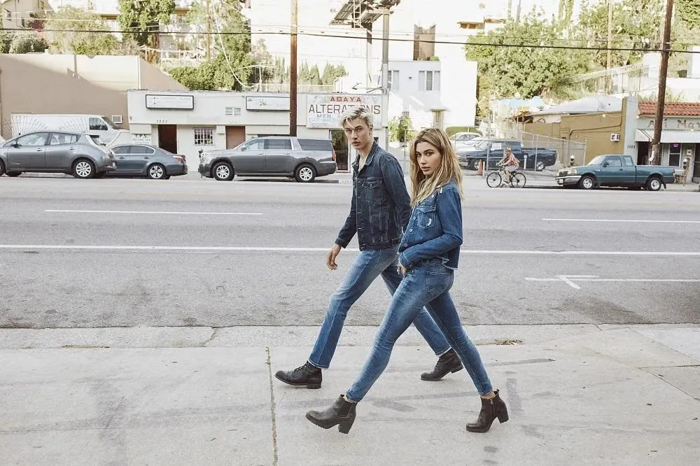 Slim Fit vs Slim Tapered: Panduan Memilih Jeans yang Tepat