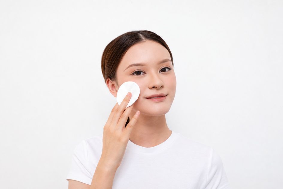 Metode Double Cleansing yang Tepat untuk Menjaga Skin Barrier