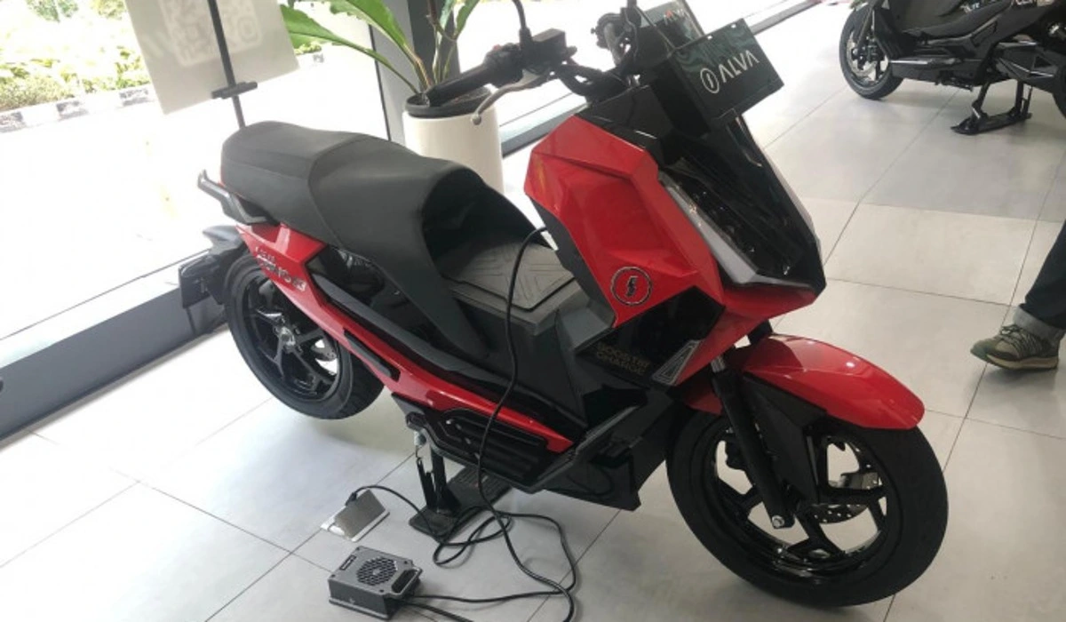 Panduan Mengisi Daya Motor Listrik di Rumah dengan Aman