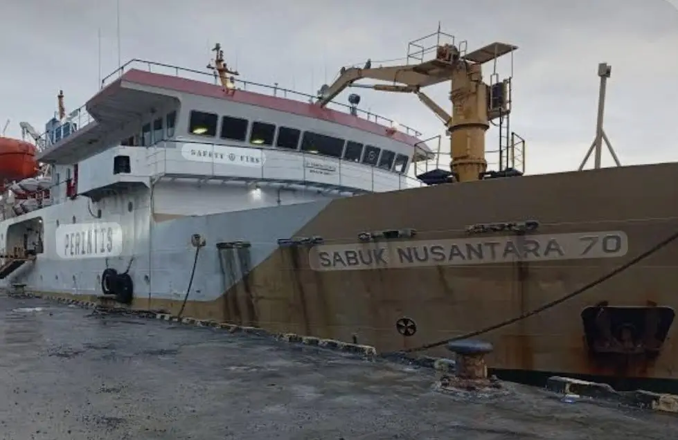 Pulau Terpencil Menunggu Kapal: Krisis Konektivitas Maritim di Timur