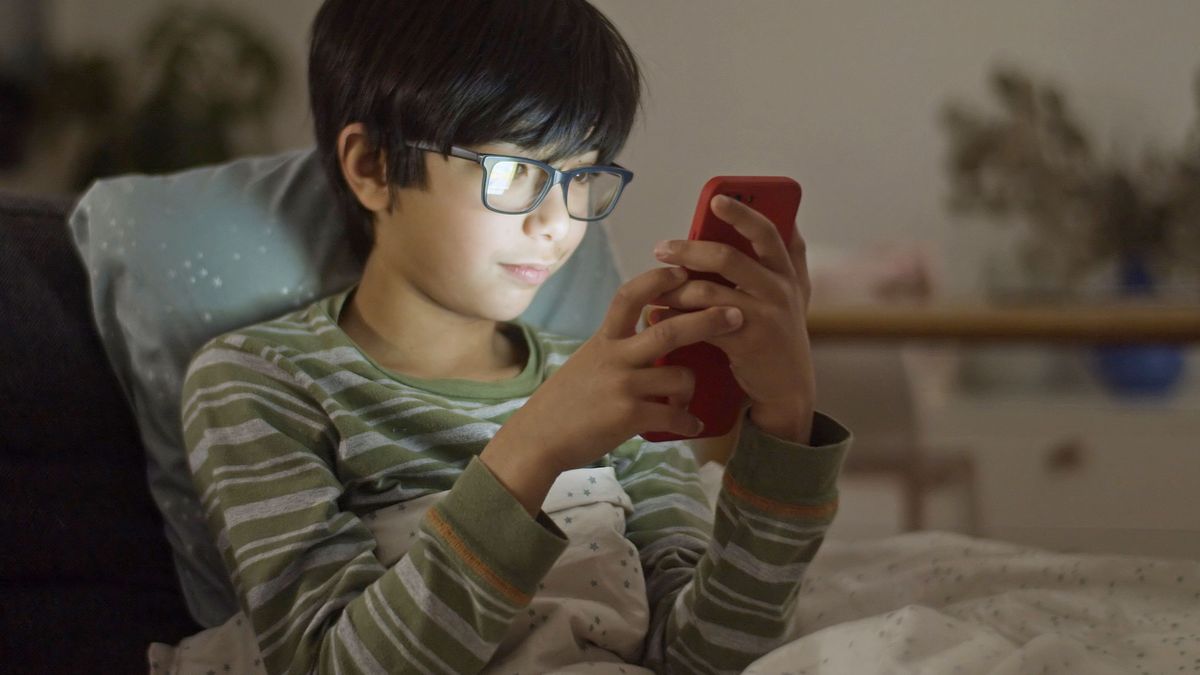 Panduan Lengkap Membatasi Waktu Layar Anak di Rumah
