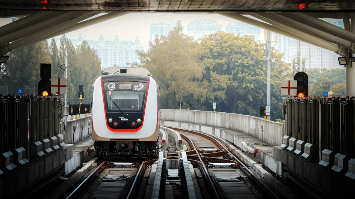 LRT Kelapa Gading-Manggarai Resmi Beroperasi: Harapan Baru untuk Mobilitas Kota