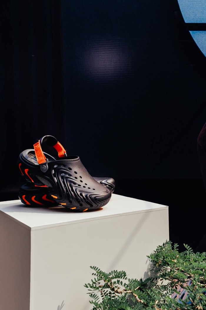 Crocs Echo II: Sneaker Kasual Berani untuk Ekspresi Diri