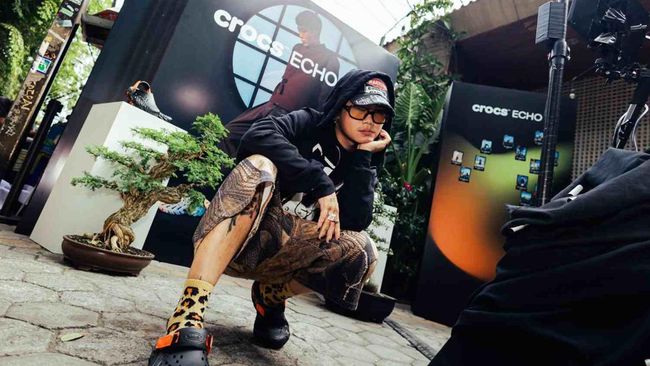 Crocs Echo II: Sepatu Berani yang Mengubah Cara Kita Ekspresi Diri