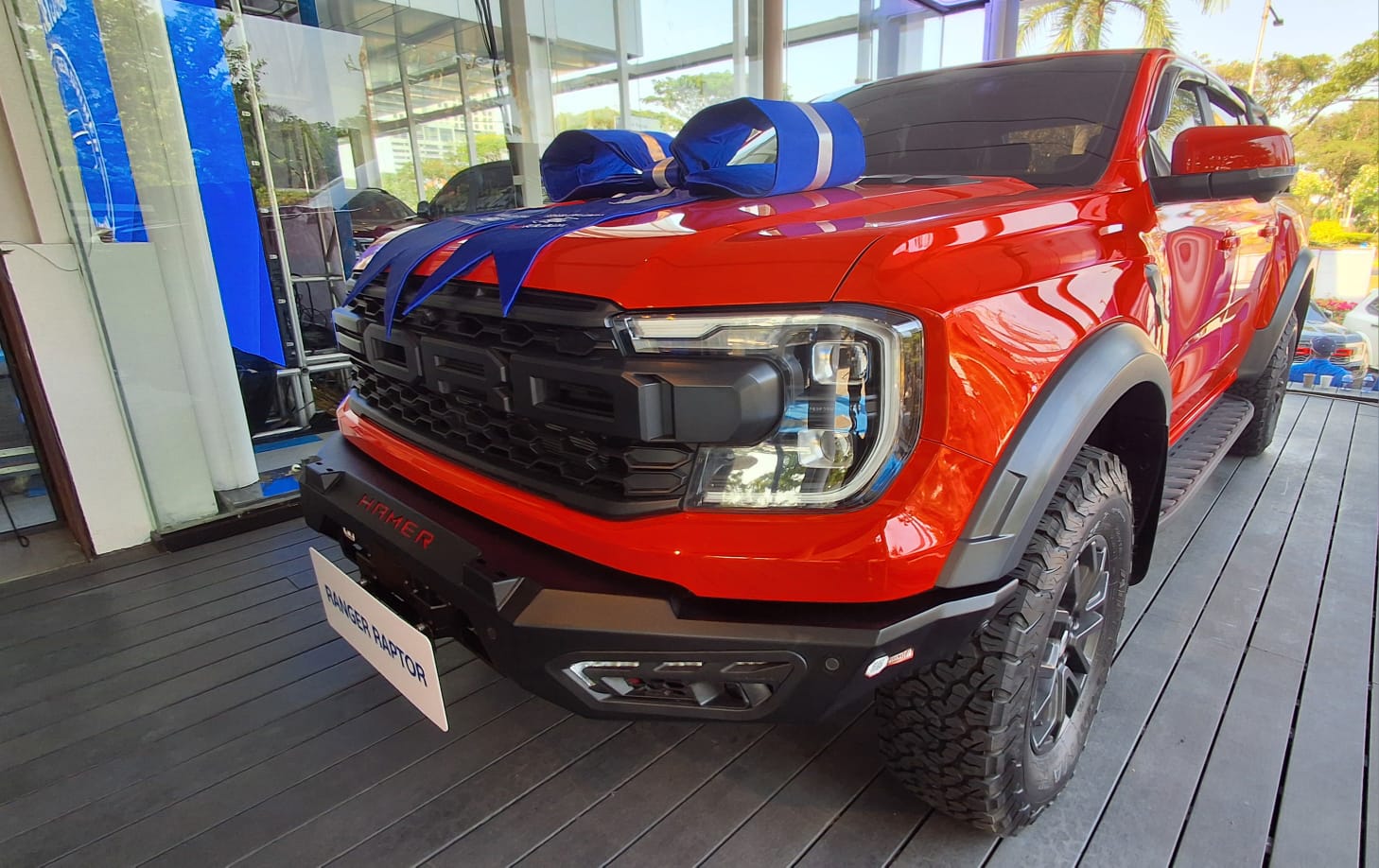 Ford Ranger Raptor vs Ranger Platinum: Performa Off-Road atau Kemewahan?