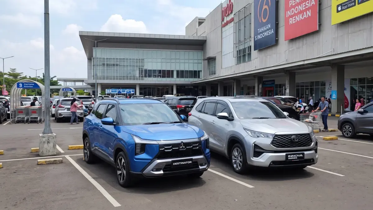 Mitsubishi Destinator vs Toyota Innova Zenix Hybrid: Selisih Rp52 Juta, Mana Paling Masuk Akal?