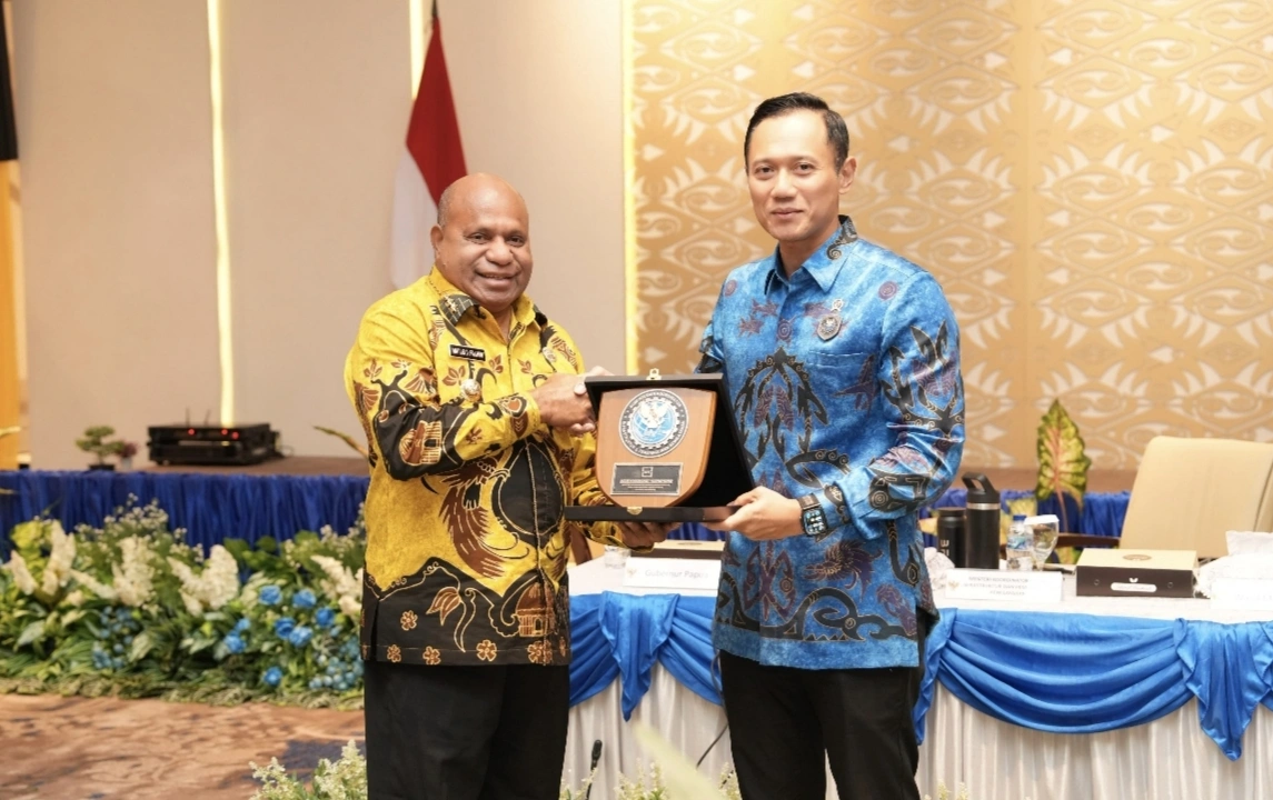 Menko AHY Dorong Konektivitas Papua Lewat Jalan, Laut, dan Udara