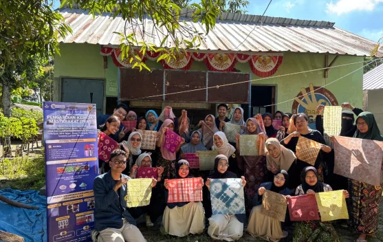 Pewarna Alami, Senjata Baru Pengrajin Tenun Naik Kelas