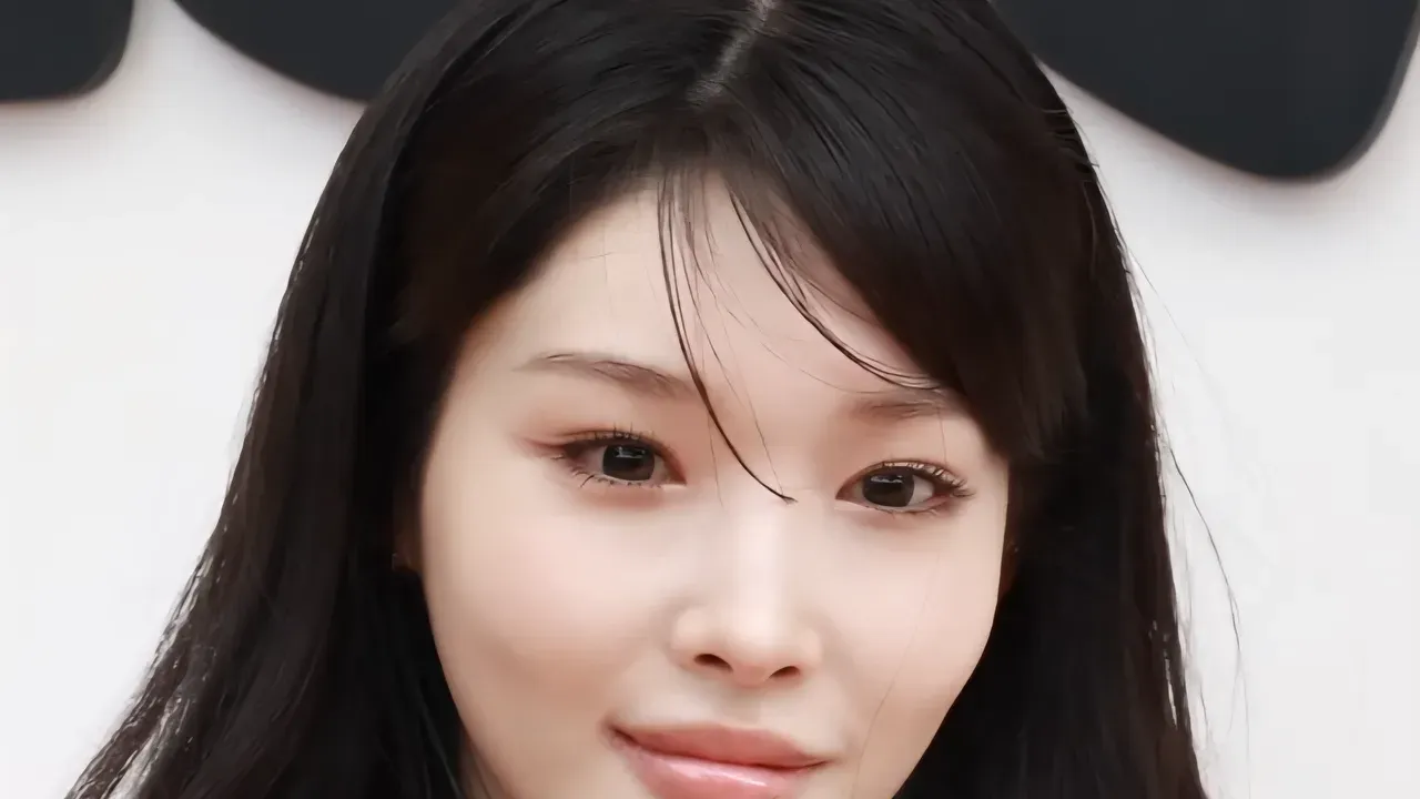 Chungha dan Single México: Bab Baru Menjelang Akhir Kontrak MORE VISION