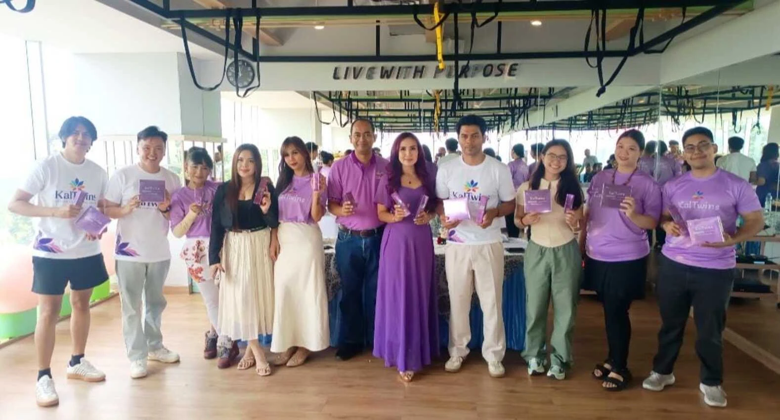 Kollagen Drink dan Sunscreen Spray: Merawat Kulit dari Dalam dan Luar
