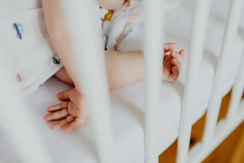 Kapan Waktu Tepat Memulai Sleep Training untuk Bayi?