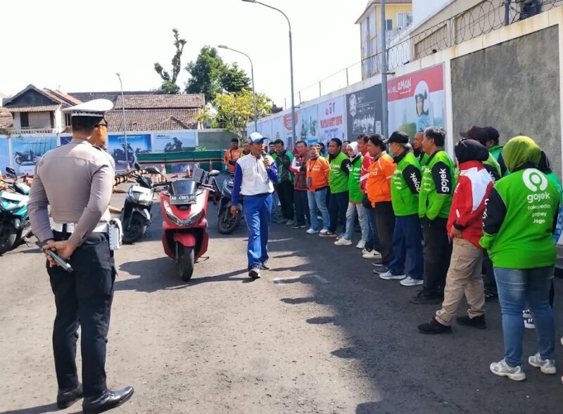 Program Edukasi Keselamatan Berkendara untuk Pelajar dan Pengemudi Harian