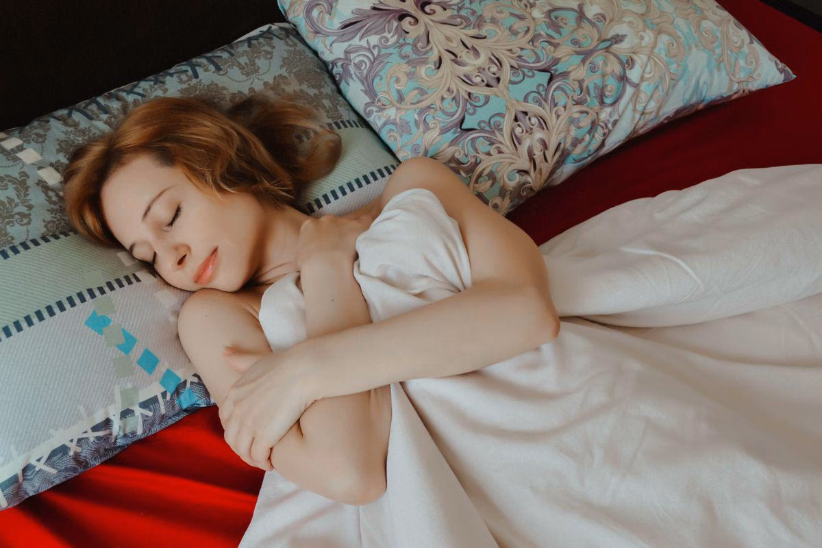 Dopamine Decor untuk Kamar Tidur: Panduan Praktis Anti Pagi Suram