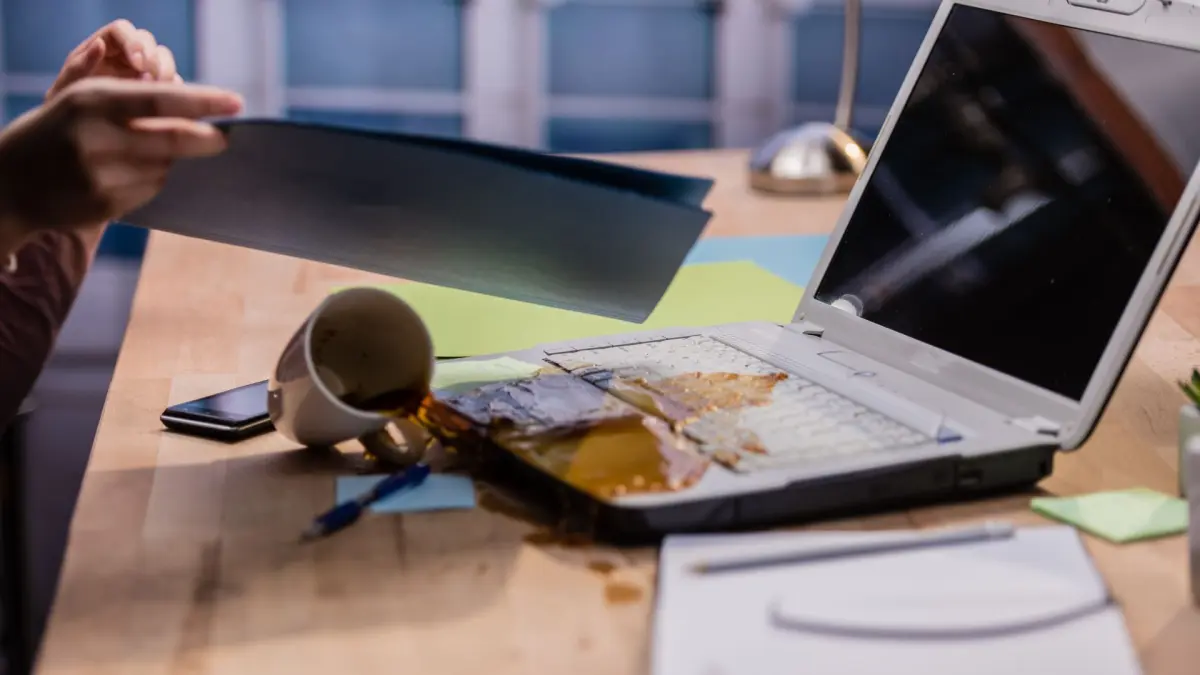 Laptop Ketumpahan Air? Begini Cara Menyelamatkannya