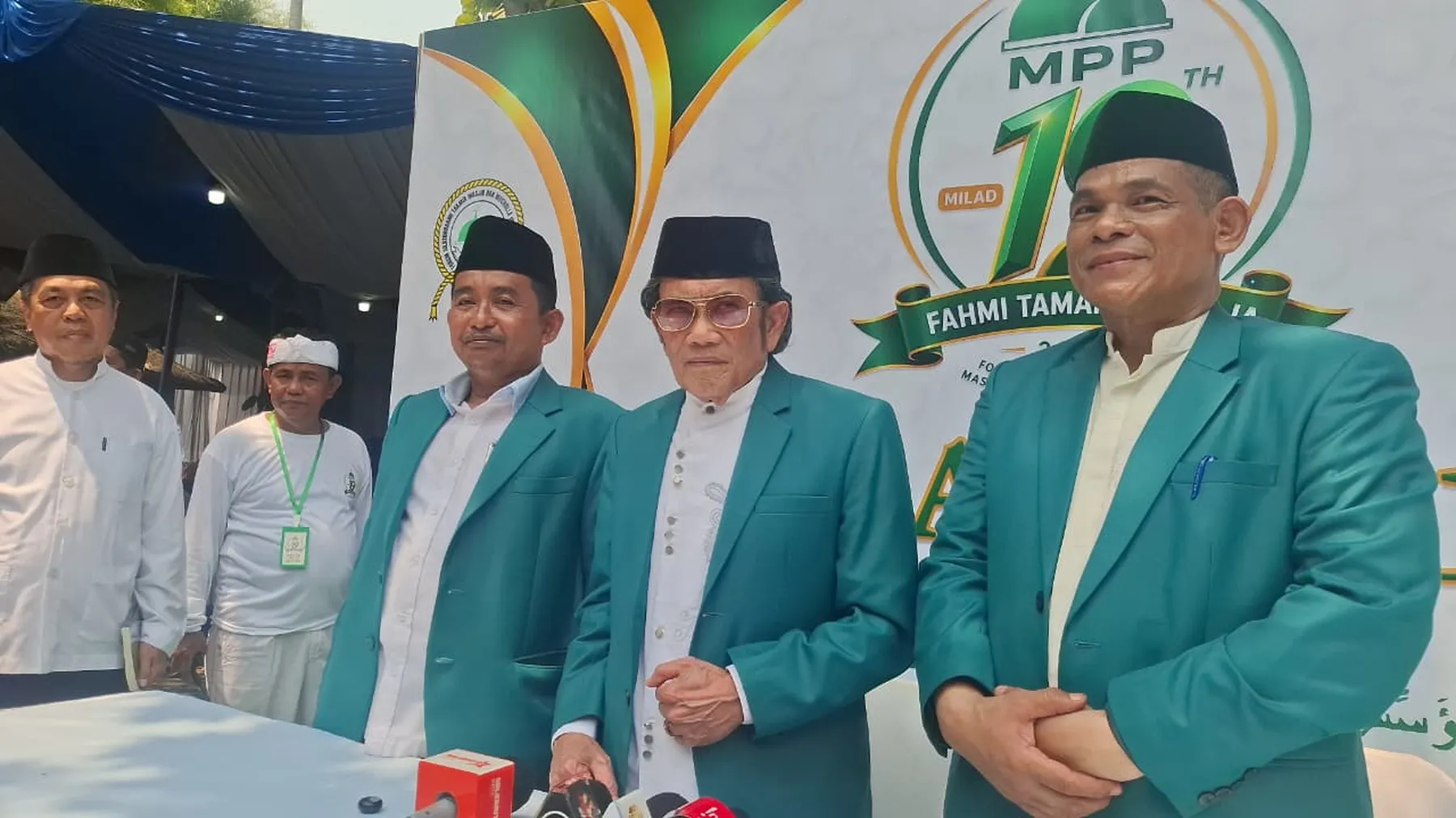 Konsistensi Olahraga dan Pola Hidup Sehat ala Selebriti di Usia Lanjut