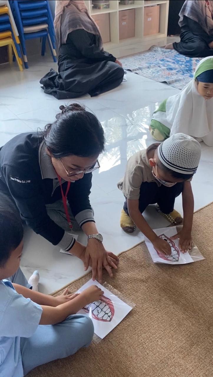 Cara Mengajarkan Gosok Gigi yang Benar kepada Anak TK di Rumah
