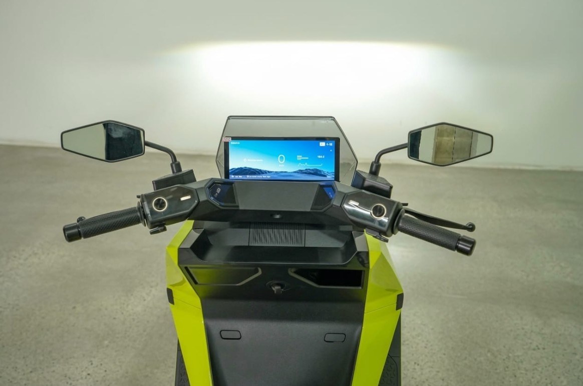 Review OMO-X Motorobot: Skuter Listrik Self-Balancing Paling Canggih