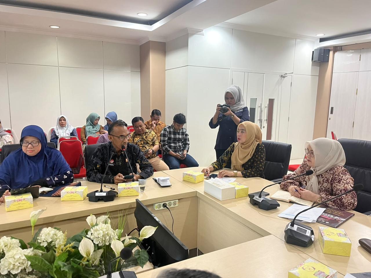 Perlindungan Kekayaan Intelektual Kain: Dari Tenun Donggala ke Songket Palembang