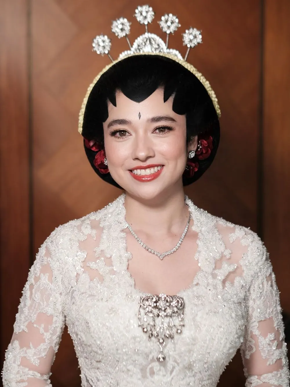 Kebaya Pengantin Didiet Maulana dan Elegansi Pernikahan Selebriti