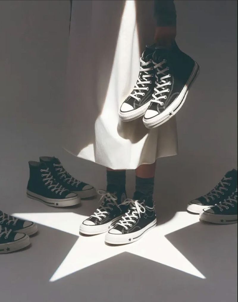 Kontroversi Chuck 70X Karina aespa: Ujian Sensitivitas Rasial Converse