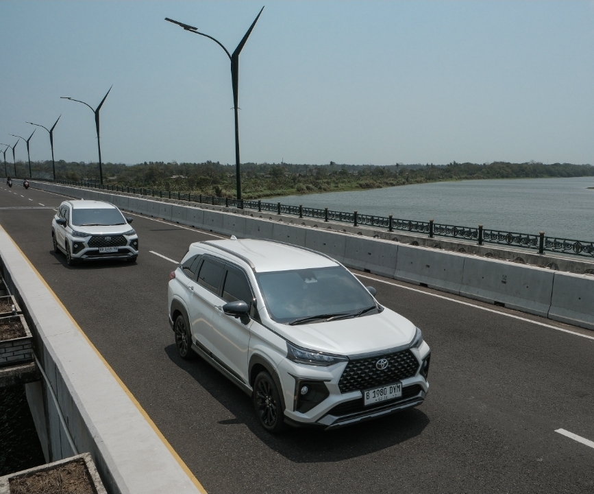 Toyota Veloz Hybrid EV: MPV Keluarga Modern yang Irit dan Canggih