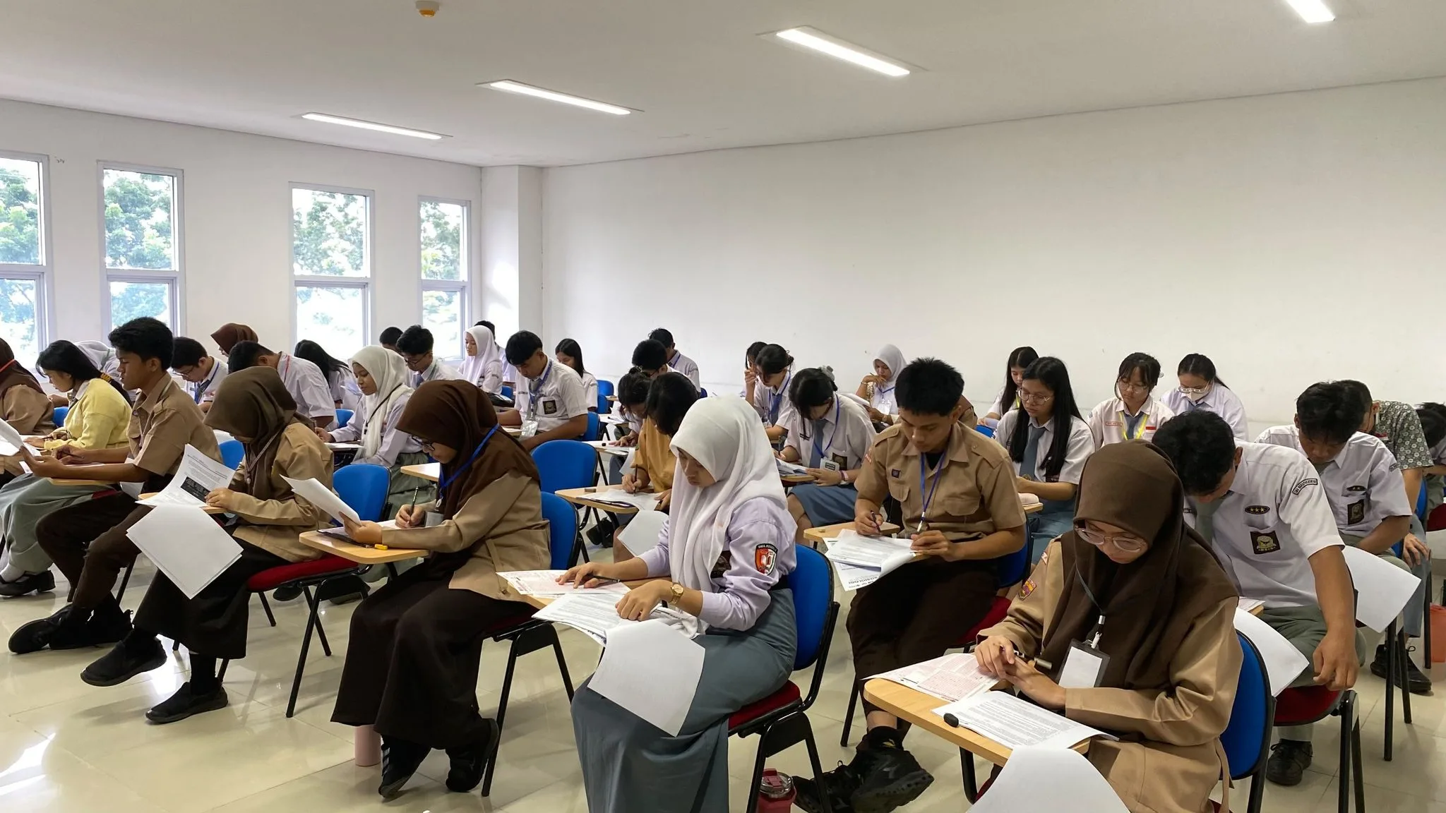Dari IoT hingga Ekonomi Syariah: Talenta Siswa Mengubah Wajah Olimpiade Penelitian
