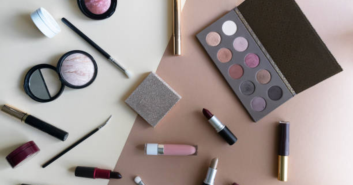 Panduan Memilih Loose Powder untuk Makeup Natural Tanpa Abu-Abu
