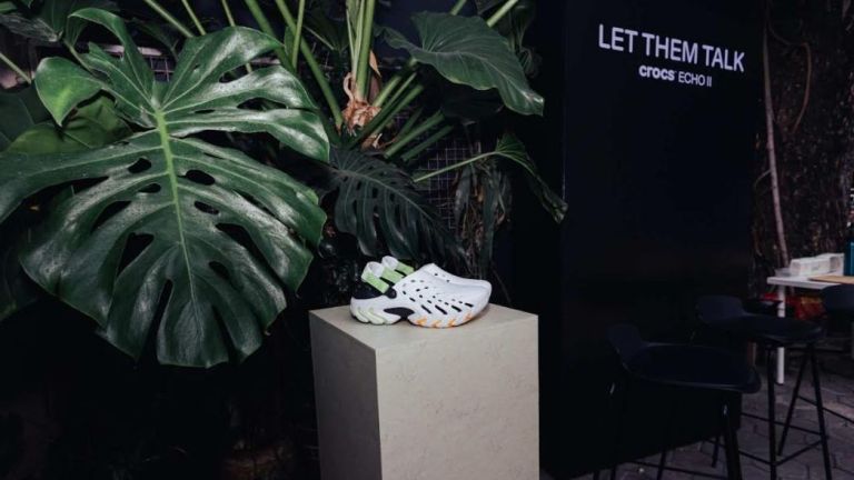 Crocs Echo II: Sneaker Kasual Berani untuk Ekspresi Diri