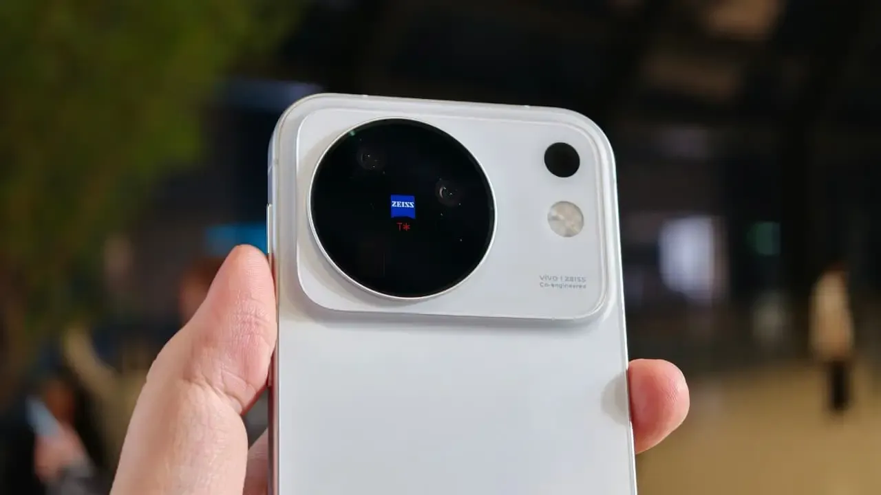 vivo X500: Flagship Termurah dengan Kamera ZEISS dan Baterai 7.500 mAh