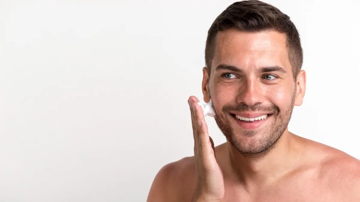 6 Facial Wash Terbaik untuk Kulit Berminyak Berjerawat