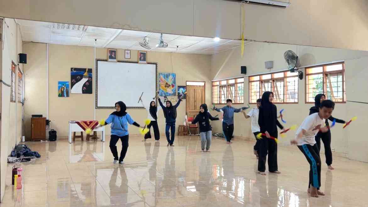 Saat Tari Giring-Giring dan Unggah-Ungguh Jawa Masuk Kelas