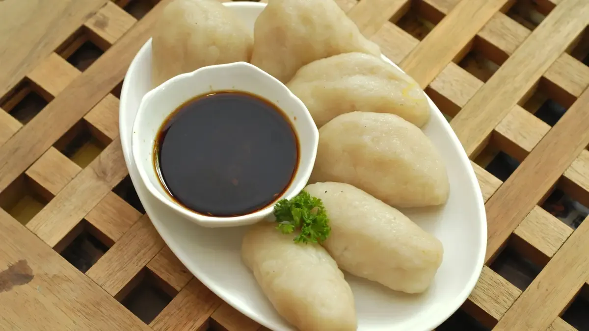 Dari Kota Pempek hingga Kapal Selam: Sejarah dan Evolusi Kuliner Ikonik Palembang