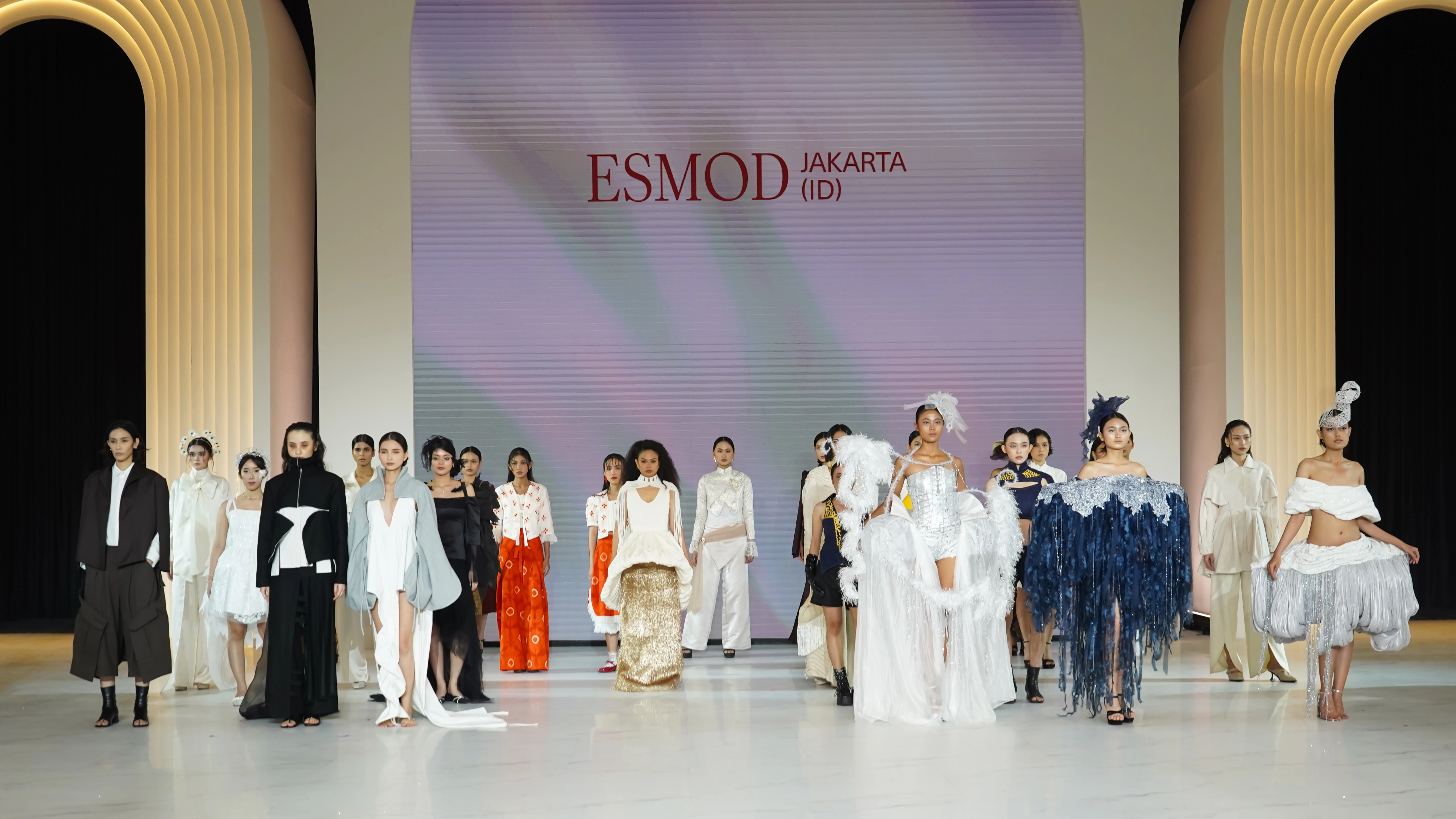 26 Koleksi Mahasiswa ESMOD Debut di Panggung Fashion Nation