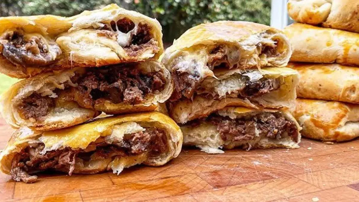 Dua Resep Roti Isi Praktis: Pizza Paratha Teflon dan Beef Cheese Hot Pocket