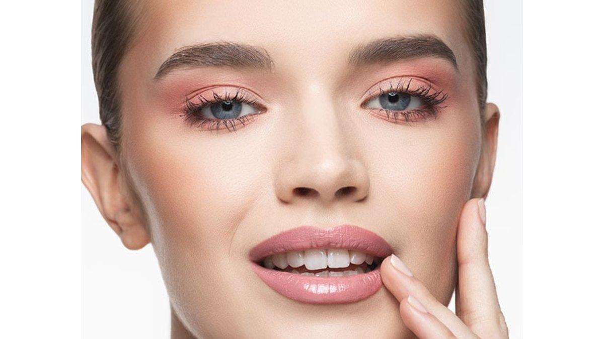 4 Gaya Makeup Elegan Sederhana untuk Tampilan Berkelas
