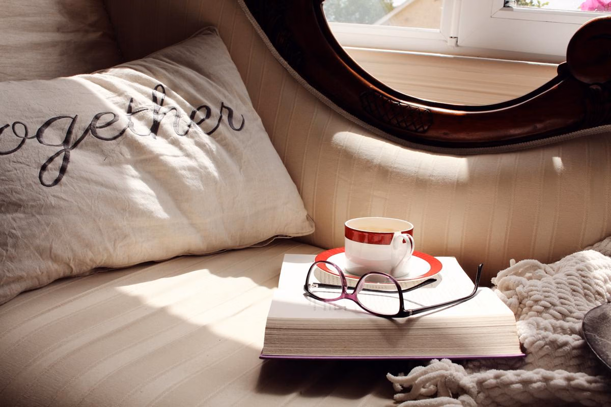 Ruang Nyaman Tanpa Renovasi: 5 Strategi untuk Kamar Kecil