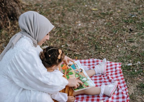 10 Aktivitas Stimulasi Otak Anak di Rumah Tanpa Mainan Mahal