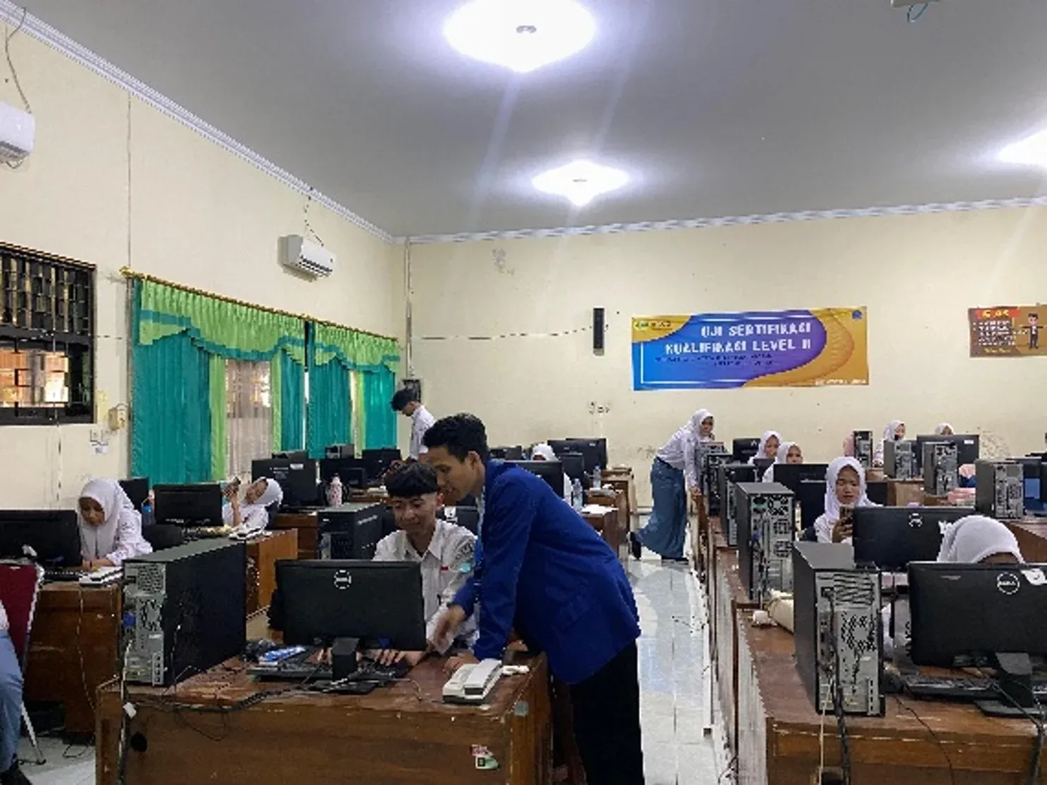 Siswa SMK Mengubah PKL Menjadi Bisnis Nyata