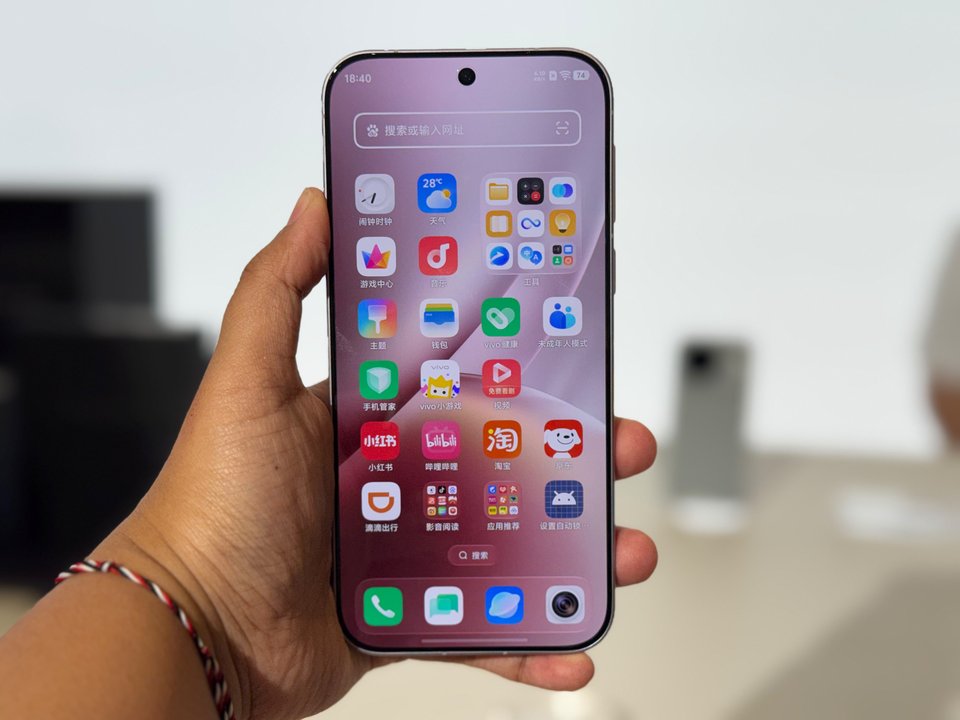 Vivo X500 Resmi Meluncur: Baterai 7.500 mAh dan Kamera 64 MP Telefoto