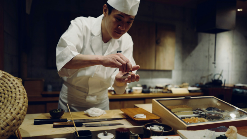 Sushi vs Kimbap: Panduan Lengkap Membedakan Dua Hidangan Roll Asia