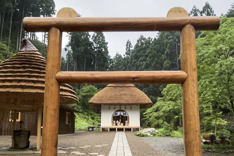 Jelajahi 3 Kuil Unik Jepang dengan Cerita Spiritual