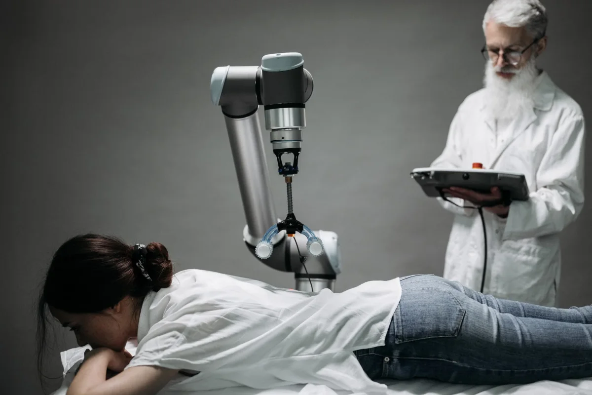 Bedah Robotik: Dokter Tetap Jadi Pengendali Utama Operasi