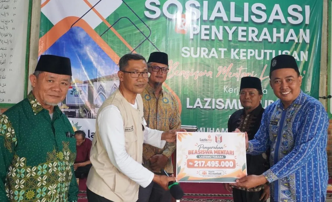 Ribuan Siswa Kurang Mampu Terima Bantuan Pendidikan Daerah