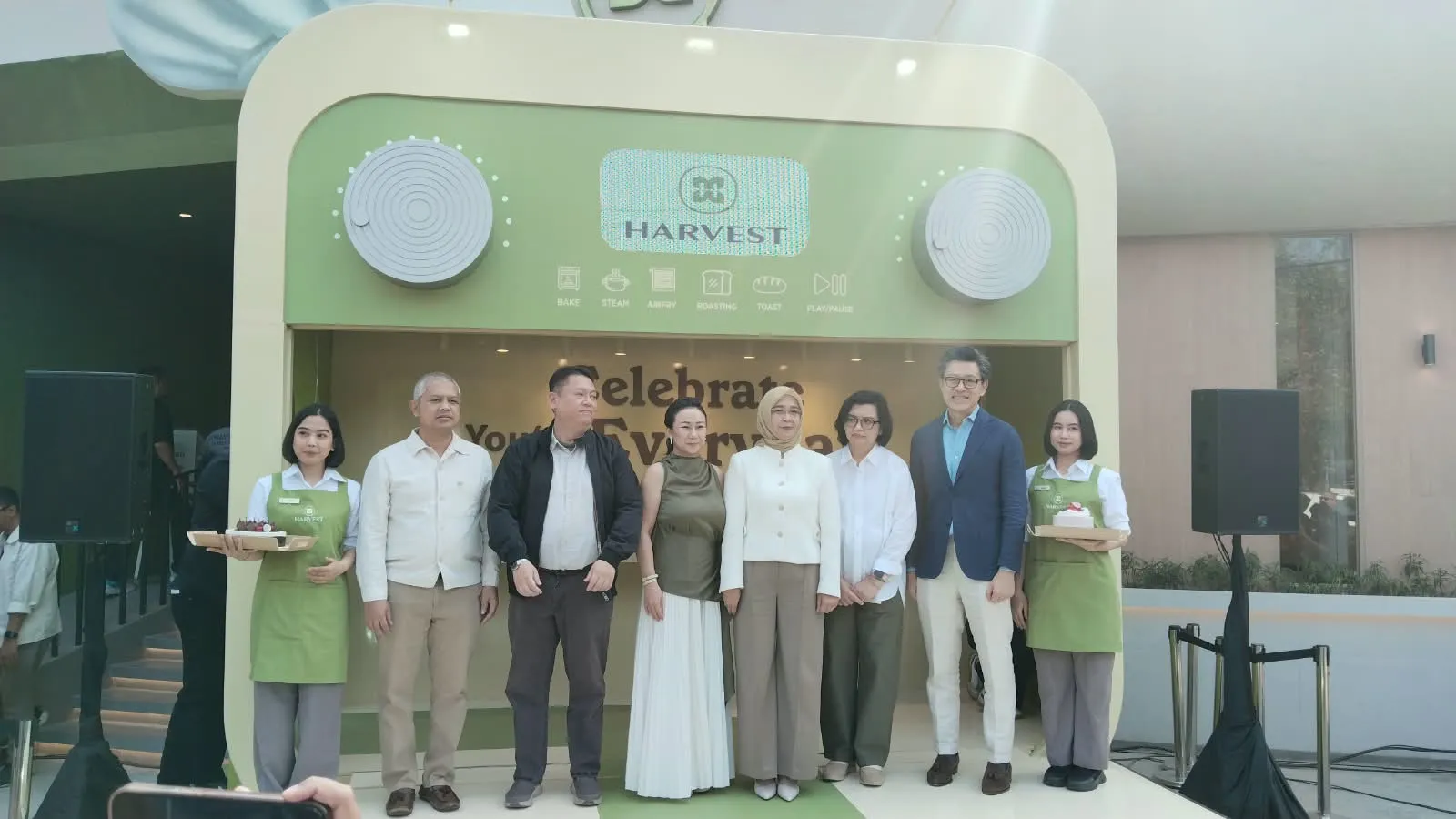 Harvest Tampil dengan Identitas Baru sebagai Bakery-Patisserie Modern