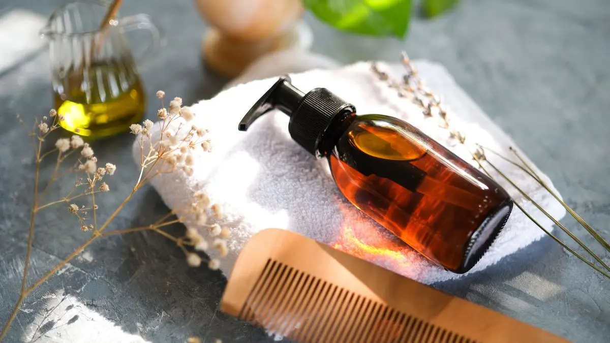 Rosemary vs Kemiri vs Castor Oil: Minyak Mana untuk Rambut Rontok?