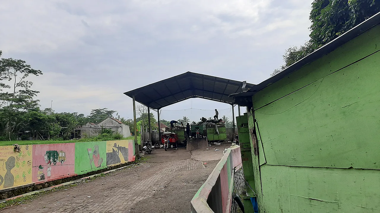 Armada Sampah Lumpuh dan Akses TPA Terputus: Alarm Keras Krisis Pengelolaan Limbah Kota