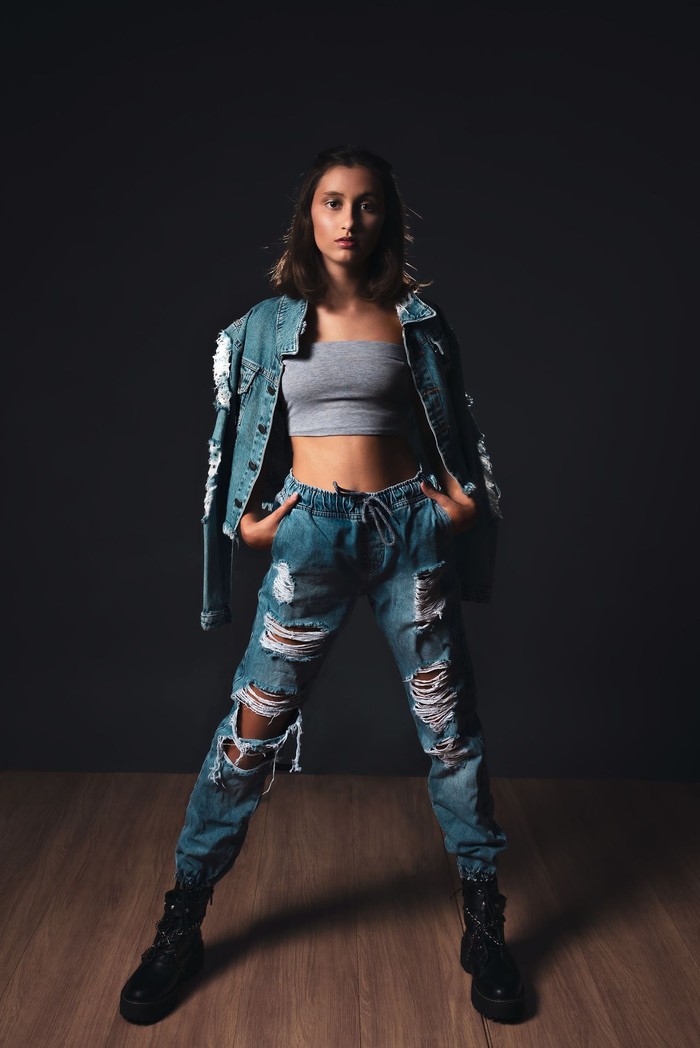 Panduan Styling Celana Jeans: Potongan, Atasan, dan OOTD Maksimal