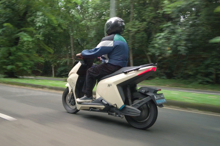 Beli atau Sewa Baterai Motor Listrik: Mana Paling Hemat Buat Anda?